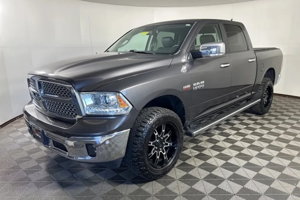 2016 Ram 1500 Laramie photo 1