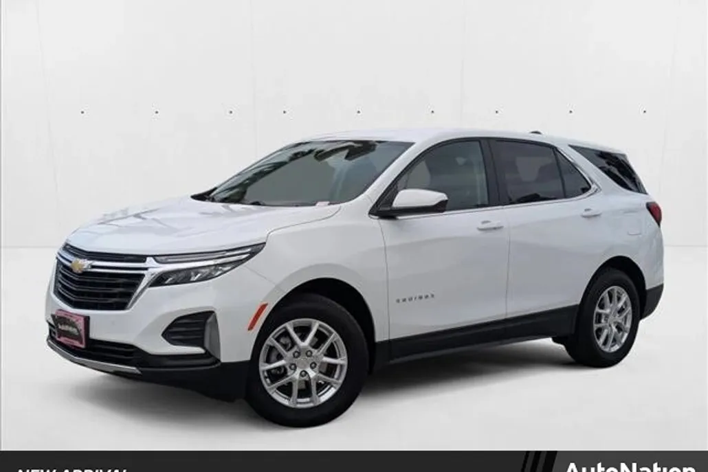 2024 Chevrolet Equinox LT photo 1