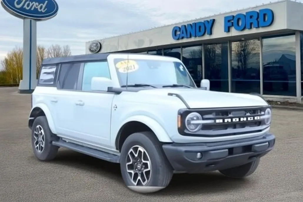 2021 Ford Bronco Outer Banks photo 1