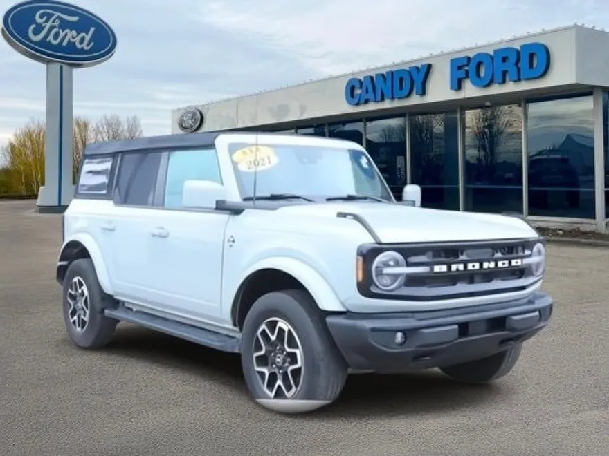 2021 Ford Bronco Outer Banks photo 1