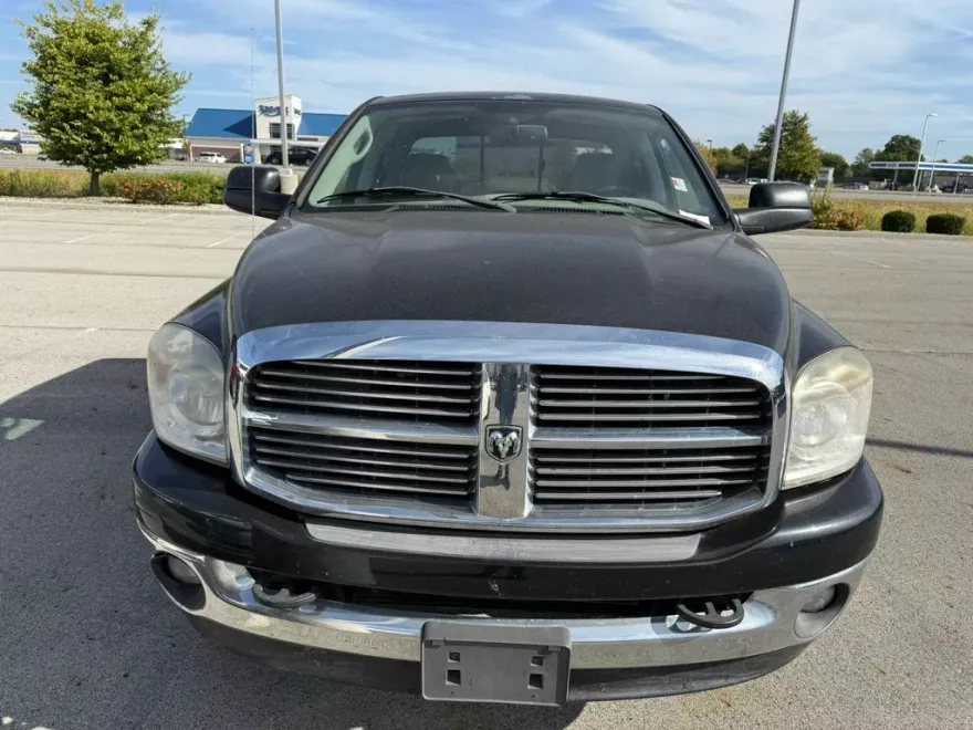 2009 Dodge Ram SLT photo 1