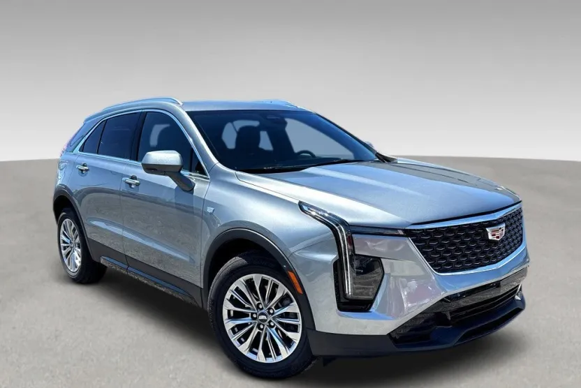 2024 Cadillac XT4 Premium Luxury photo 1