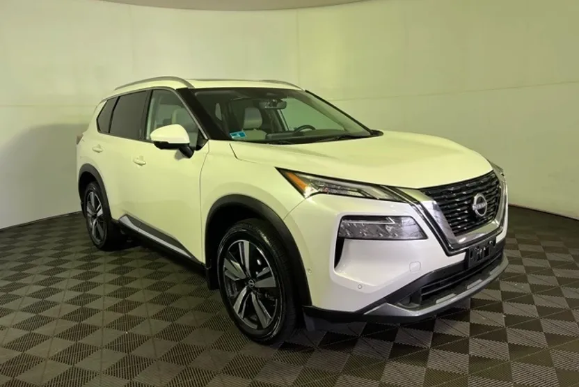 2023 Nissan Rogue SL photo 1