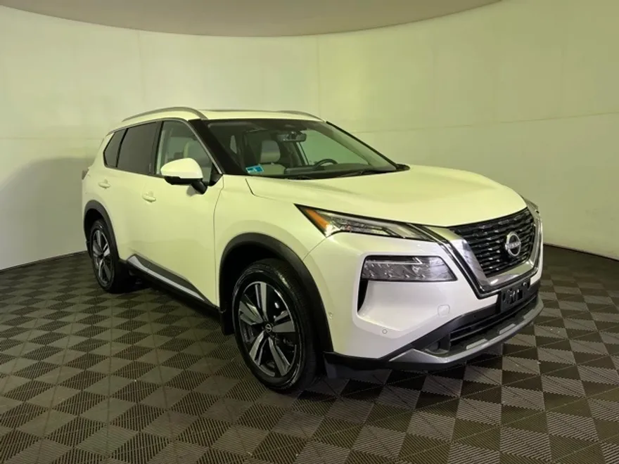 2023 Nissan Rogue SL photo 1