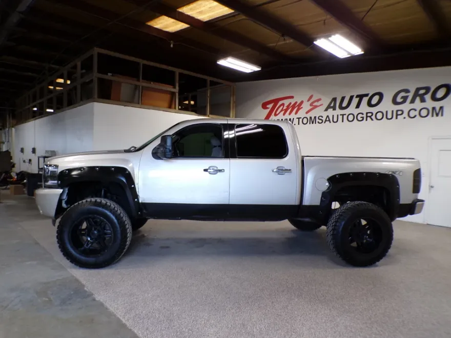 2009 Chevrolet Silverado 1500 LT photo 1