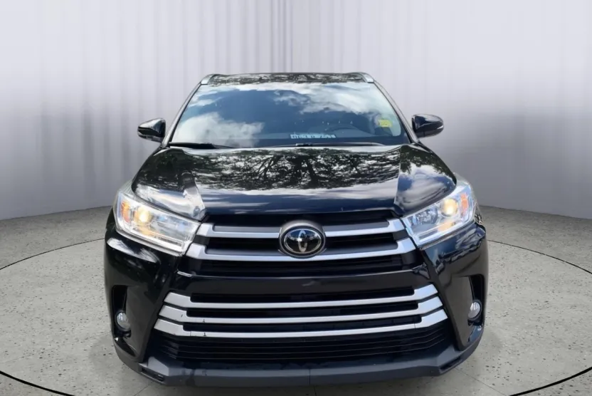 2018 Toyota Highlander SE XLE photo 2
