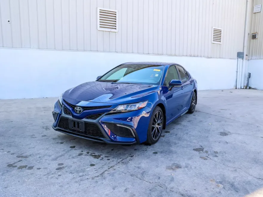 2024 Toyota Camry SE photo 1