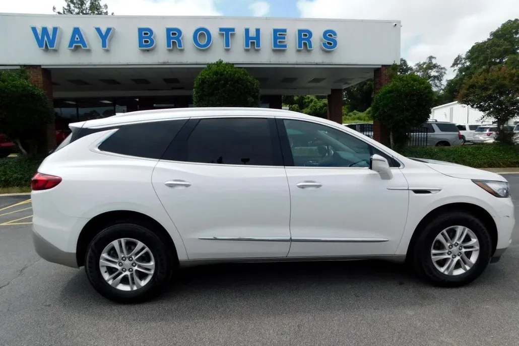 2021 Buick Enclave Essence photo 1