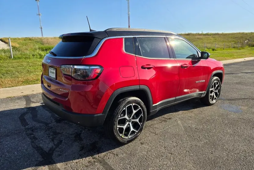 2026 Jeep Compass Limited photo 1
