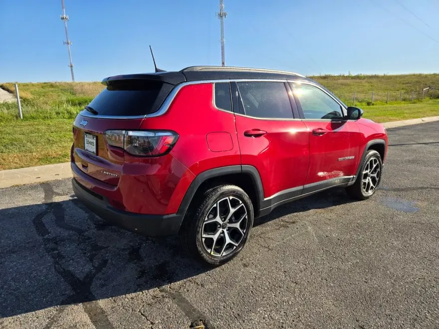 2026 Jeep Compass Limited photo 1