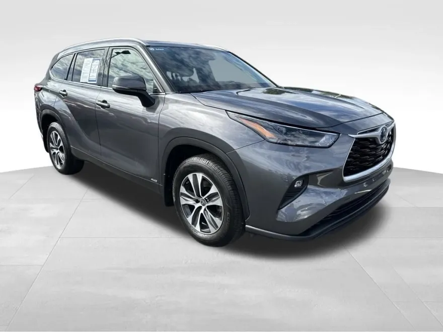 2022 Toyota Highlander Hybrid XLE photo 1