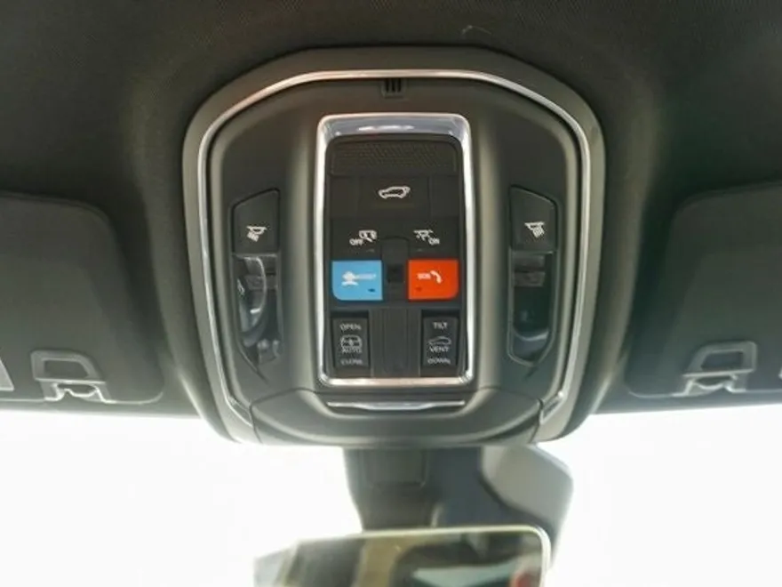 2025 Jeep Grand Cherokee Altitude photo 29