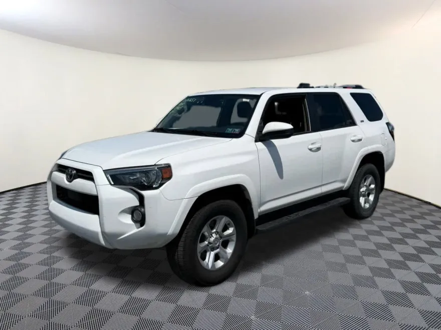 2020 Toyota 4Runner SR5 photo 1