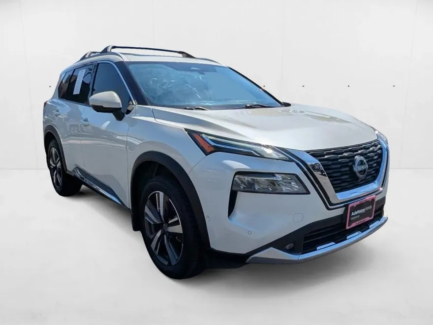 2022 Nissan Rogue Platinum photo 1