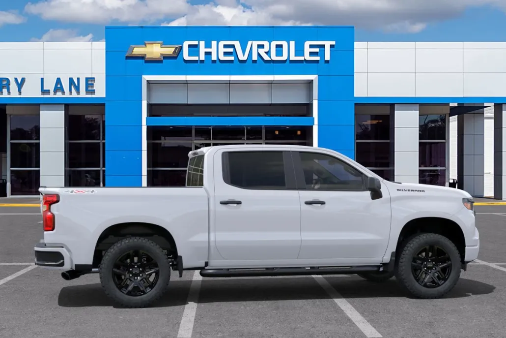 2025 Chevrolet Silverado 1500 Custom photo 1