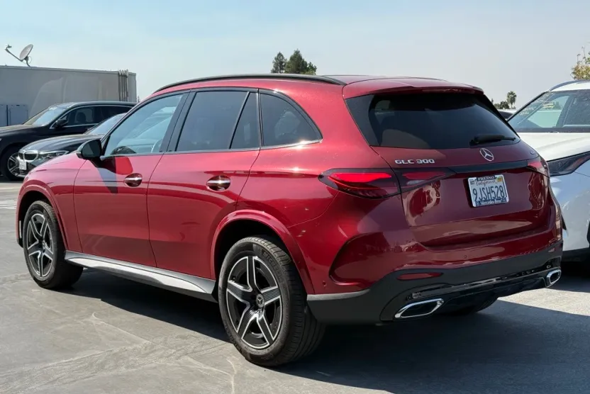 2024 Mercedes Benz GLC 300 4MATIC photo 1