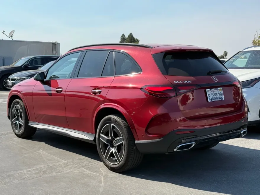 2024 Mercedes Benz GLC 300 4MATIC photo 1