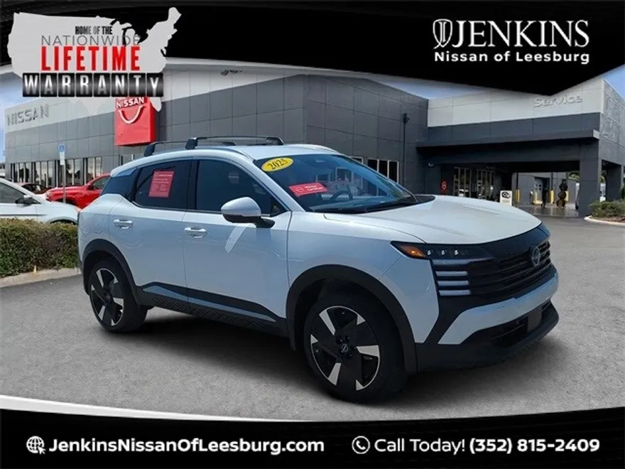 2025 Nissan Kicks SR photo 1