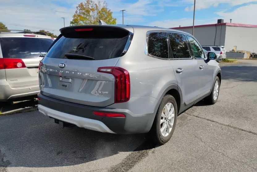 2020 Kia Telluride LX photo 1