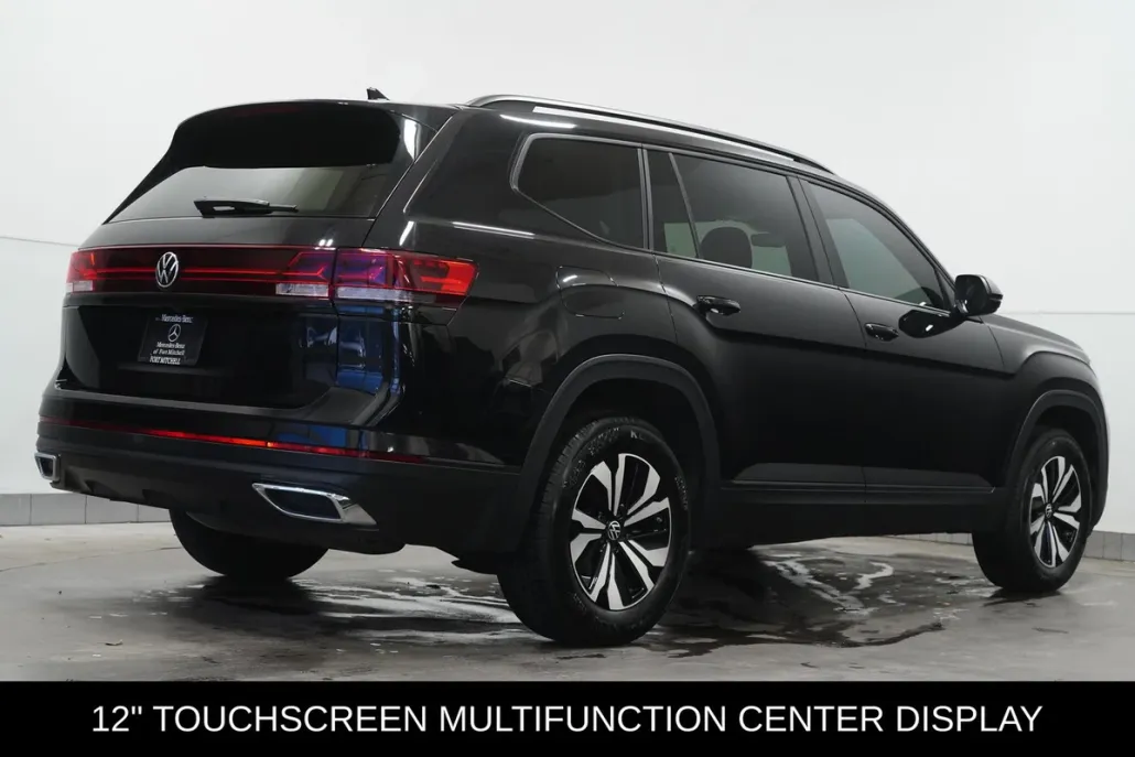 2024 Volkswagen Atlas SE photo 1