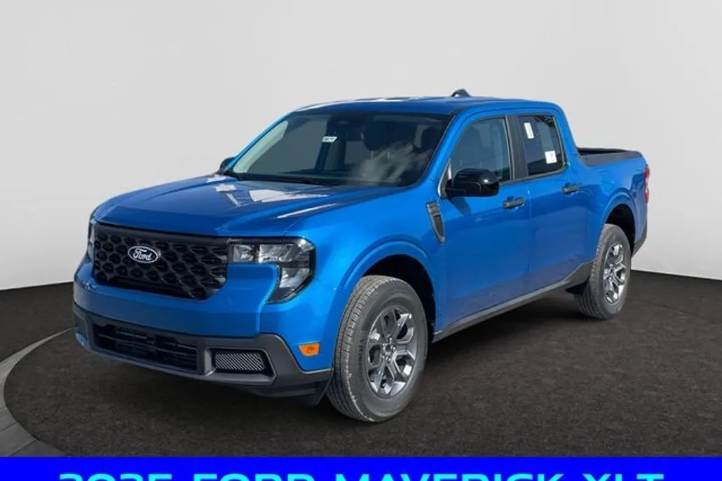 2025 Ford Maverick XLT photo 1