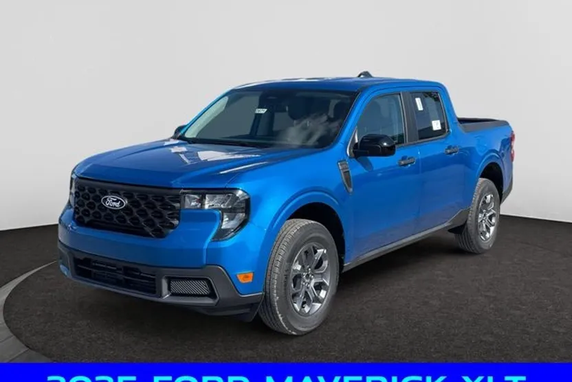 2025 Ford Maverick XLT photo 1