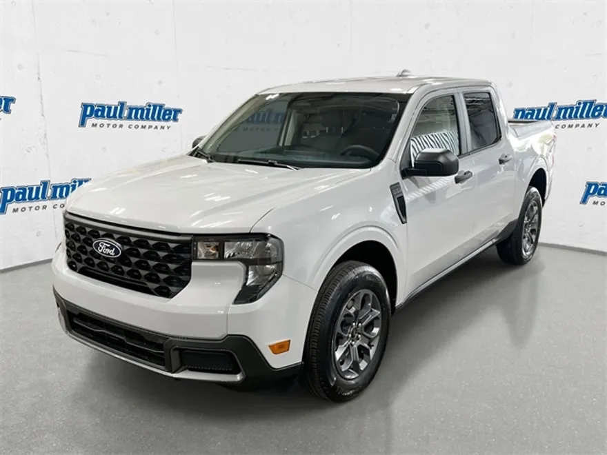 2025 Ford Maverick XLT photo 1