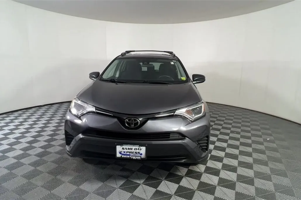 2018 Toyota RAV4 Adventure photo 1