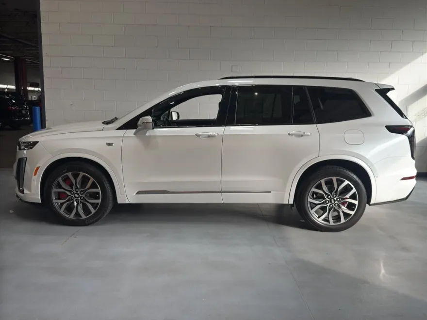 2023 Cadillac XT6 Sport photo 1