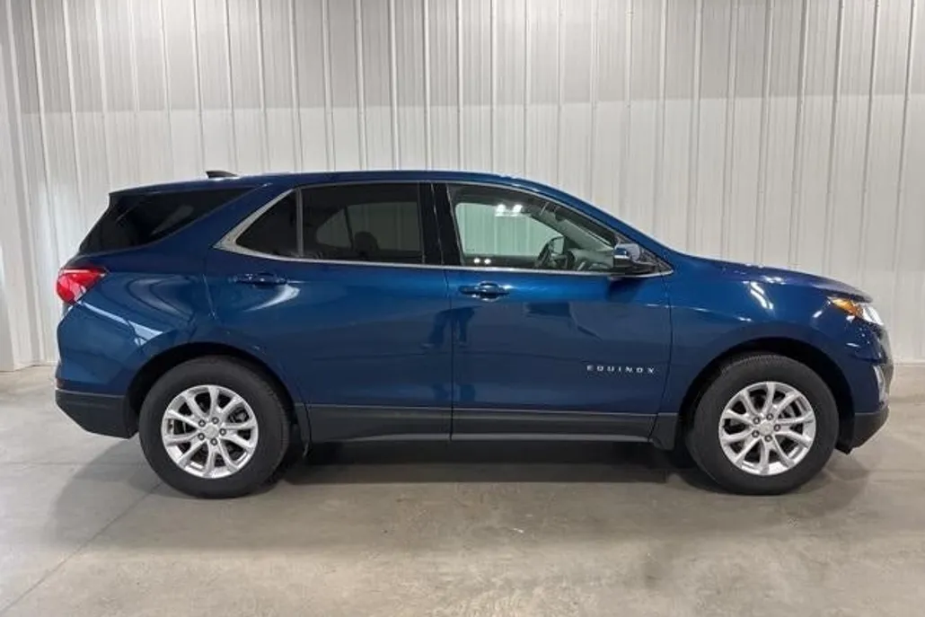 2019 Chevrolet Equinox LT photo 1