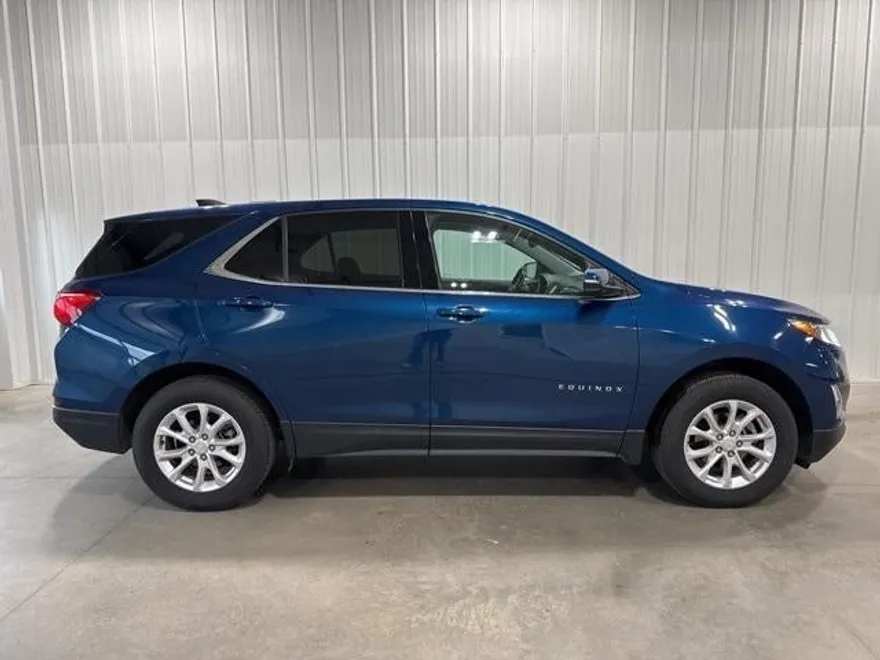 2019 Chevrolet Equinox LT photo 1