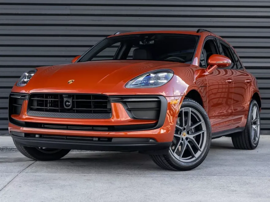2025 Porsche Macan photo 1