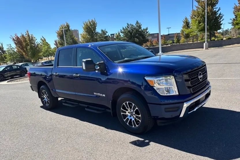 2024 Nissan Titan SV photo 1