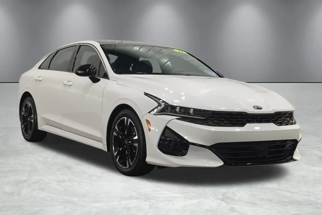 2021 Kia K5 GT-Line photo 1