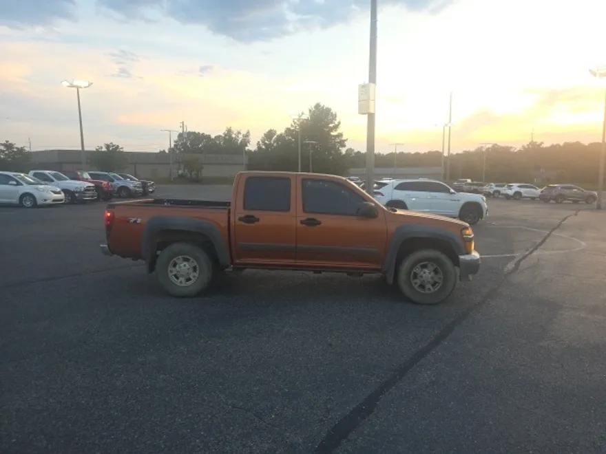 2005 Chevrolet Colorado LS photo 1