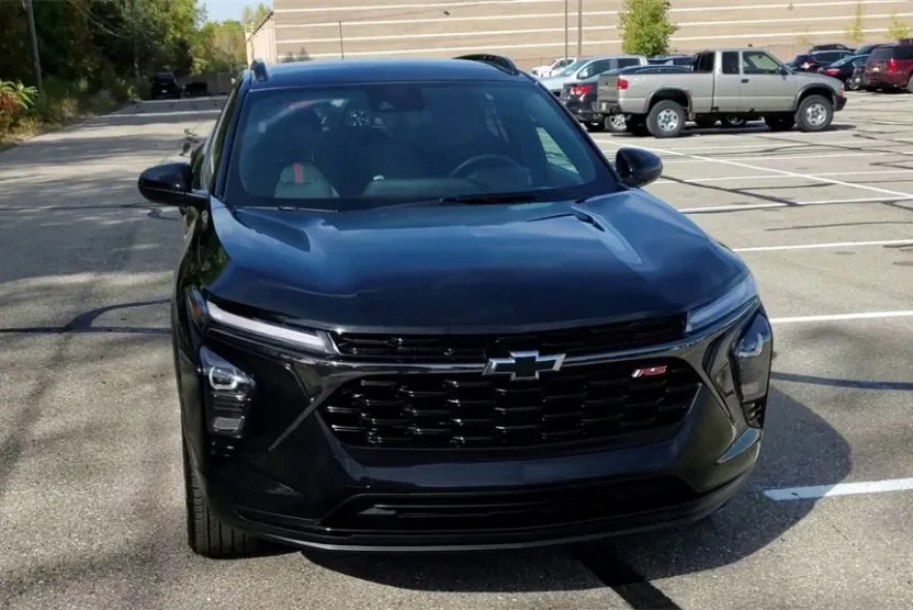 2024 Chevrolet Trax photo 1