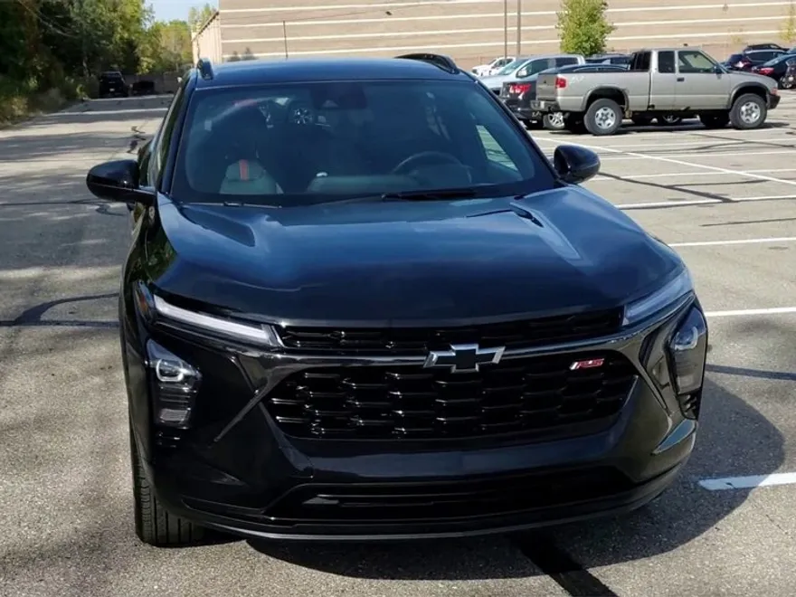 2024 Chevrolet Trax photo 1