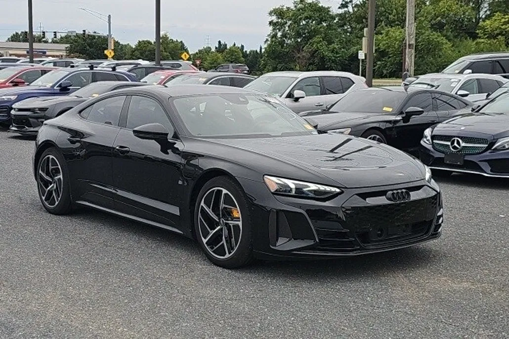 2023 Audi RS e-tron GT Base photo 1