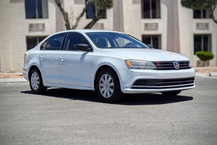 2015 Volkswagen Jetta 2.0 photo 1