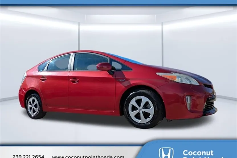 2015 Toyota Prius Four photo 1