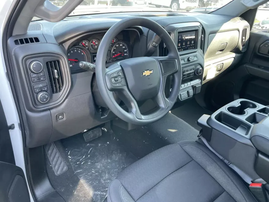 2025 Chevrolet Silverado 1500 Custom photo 1