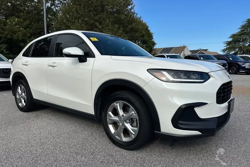 2024 Honda HR-V LX photo 1