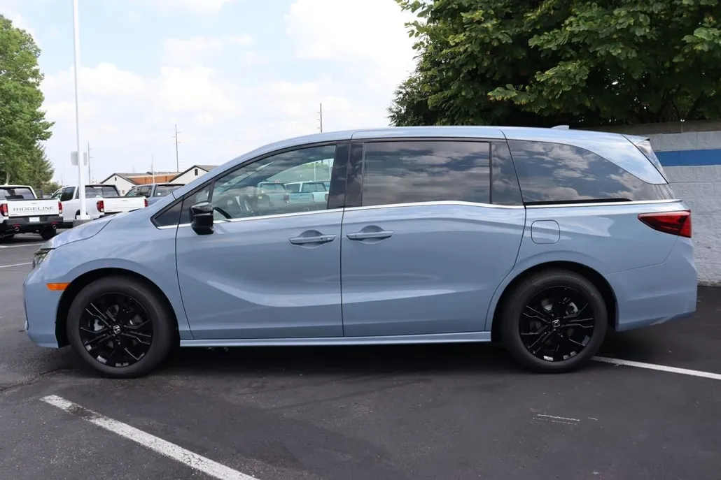 2026 Honda Odyssey photo 1