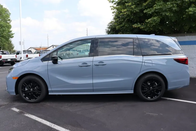 2026 Honda Odyssey photo 1