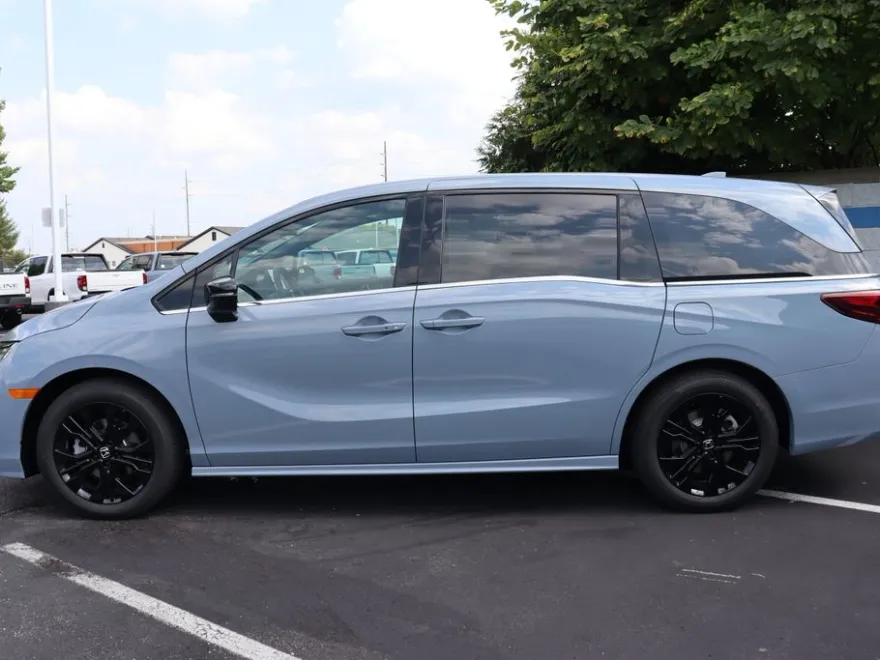 2026 Honda Odyssey photo 1