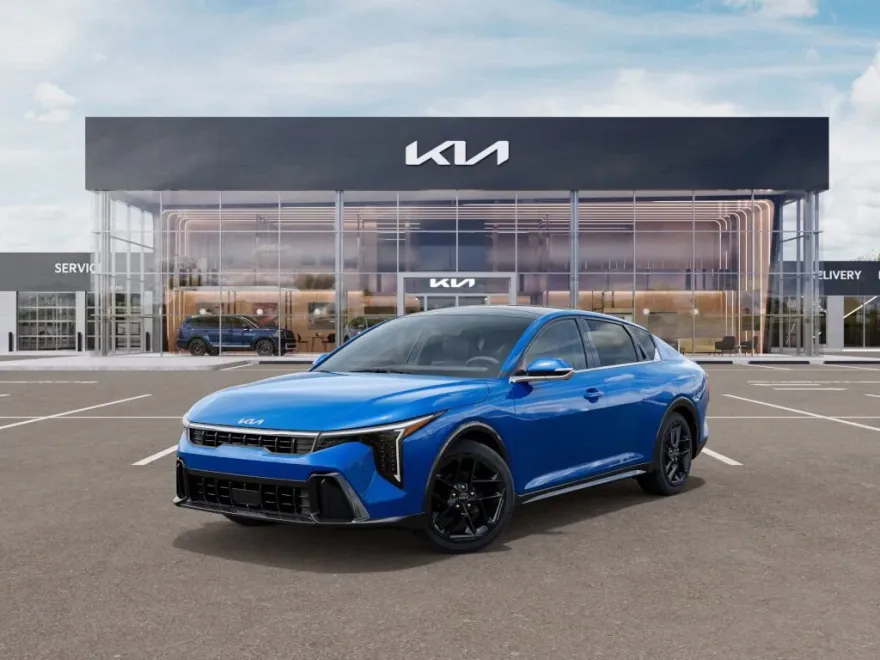 2025 Kia K4 GT-Line Turbo photo 1