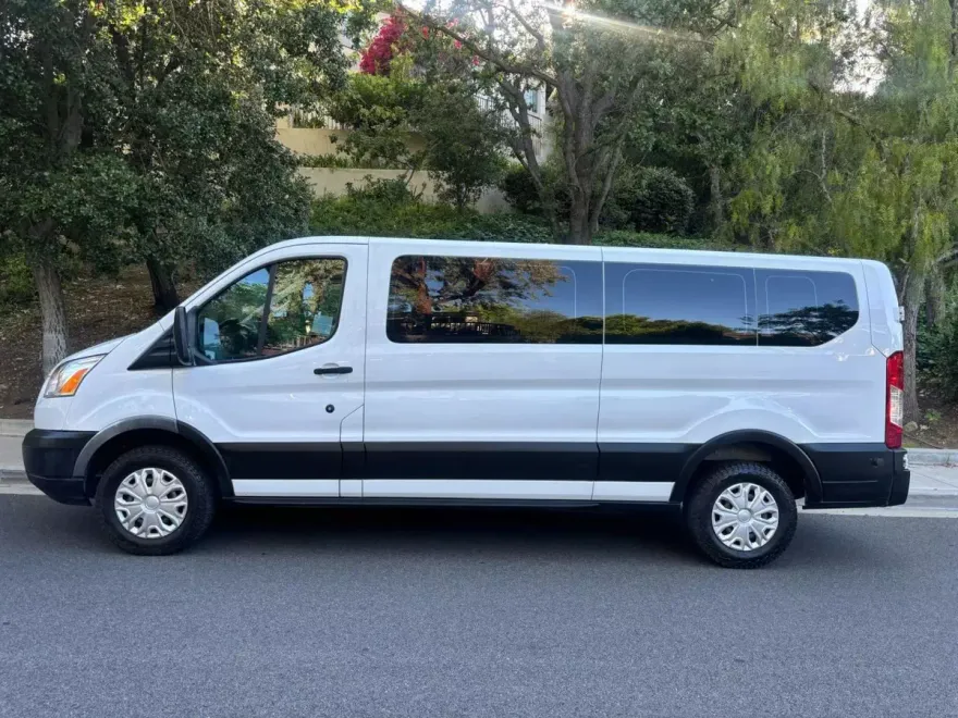 2019 Ford Transit XLT Van photo 1