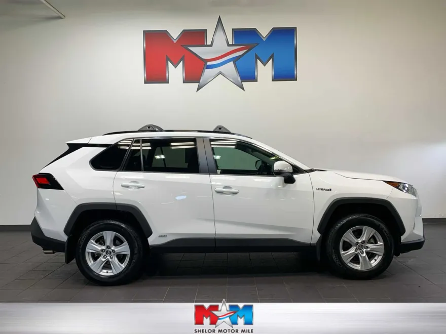 2020 Toyota RAV4 Hybrid XLE photo 1
