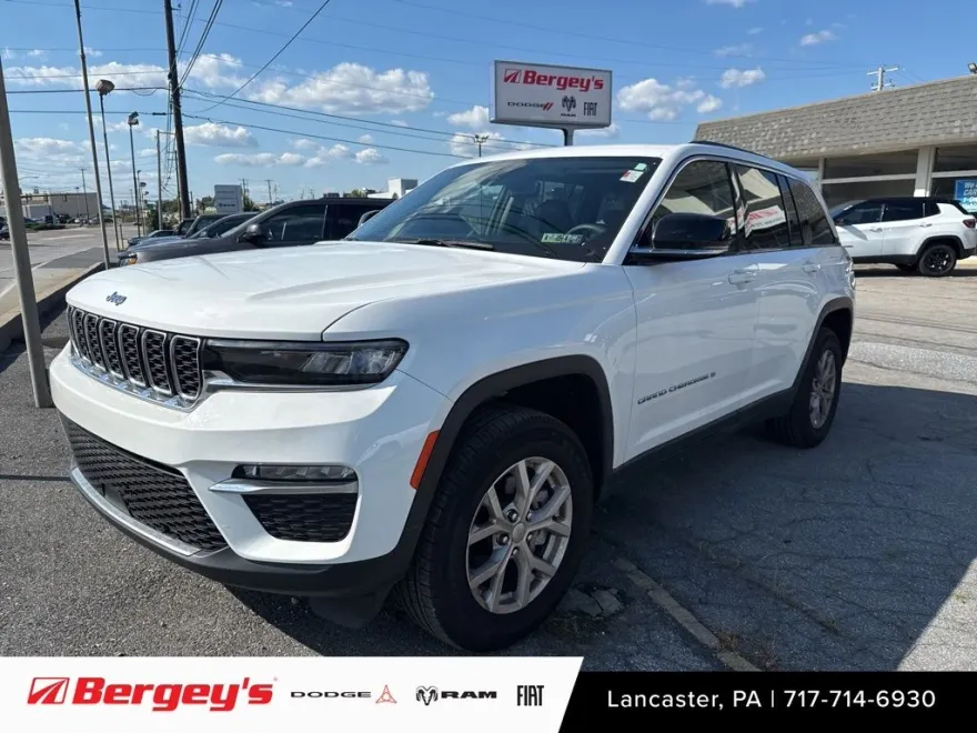2023 Jeep Grand Cherokee Limited photo 1