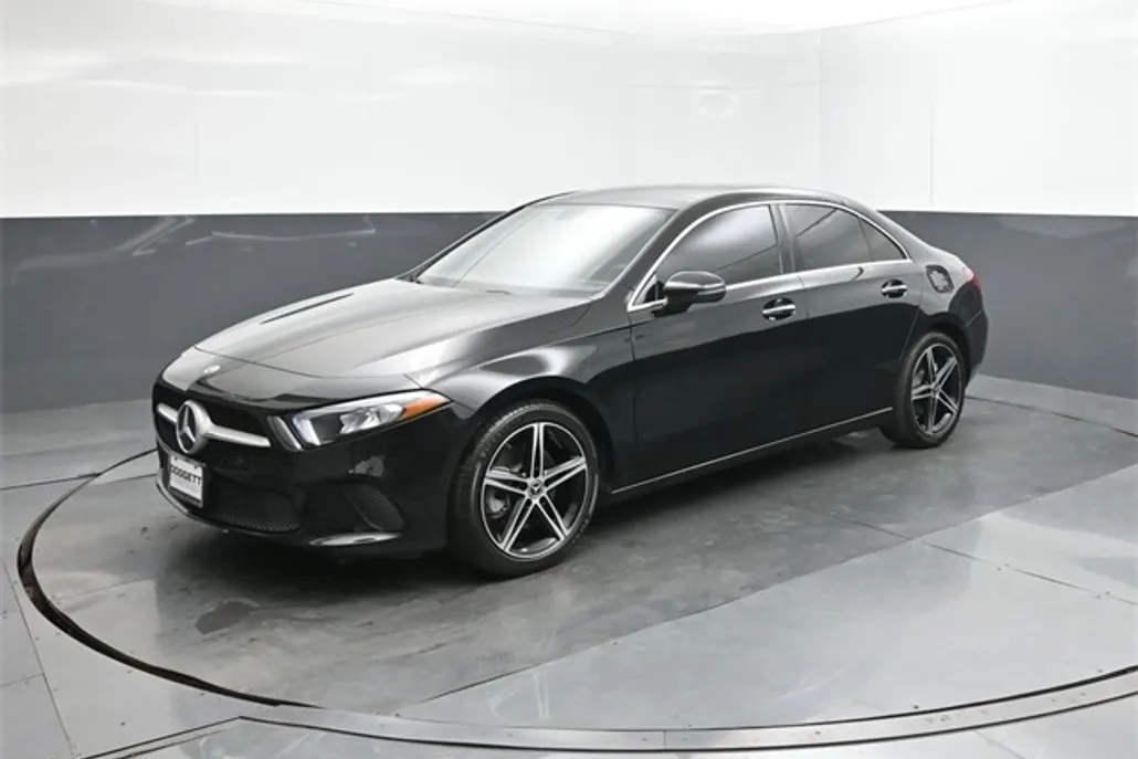 2022 Mercedes Benz A 220 photo 1